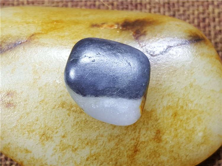 琪玉商城和田玉籽料4.2克