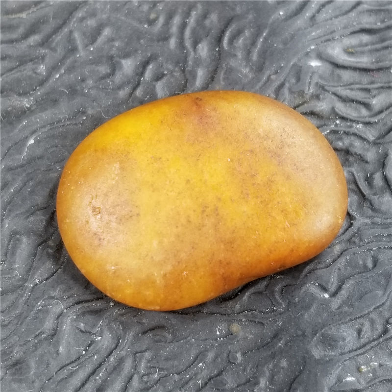 琪玉商城和田玉细腻油润鸡油黄沁界面籽料24克