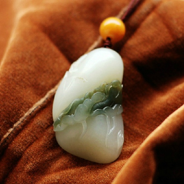 琪玉商城和田玉精品带翠青白玉籽料144.1克