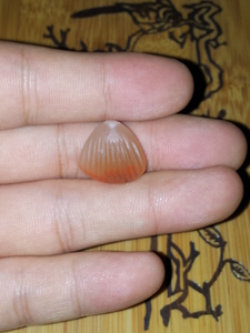 琪玉商城南红冰种樱桃红小贝壳挂件2.8克，冲钻特价！