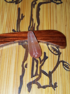 琪玉商城南红冰飘红玉兰花挂件1.2克，冲钻特价！