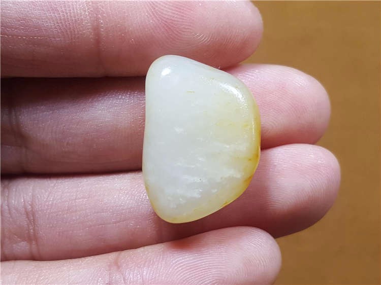 琪玉商城和田玉籽料6.4克