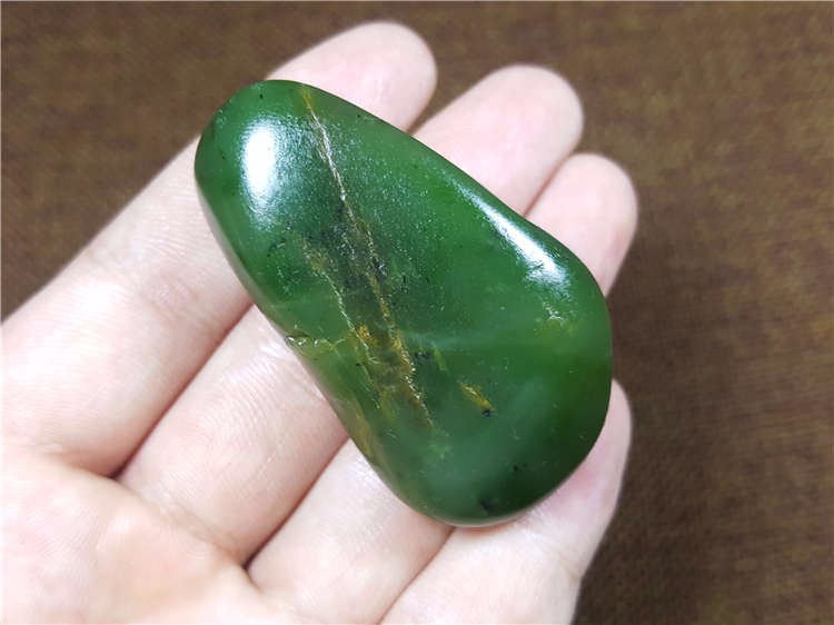 琪玉商城和田玉收藏级菠菜绿碧玉籽料44.5克