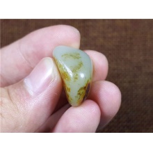 琪玉商城和田玉双面皮色青白籽料7克已配2917手链