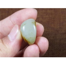 琪玉商城和田玉双面皮色青白籽料7克已配2917手链