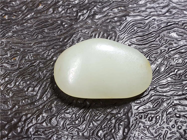 琪玉商城和田玉籽料8.6克