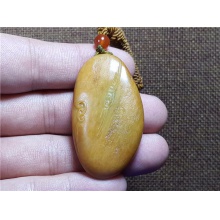 琪玉商城细腻油润完整帝王黄苏工名家仿古龙挂件21克