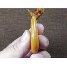 琪玉商城细腻油润完整帝王黄苏工名家仿古龙挂件21克