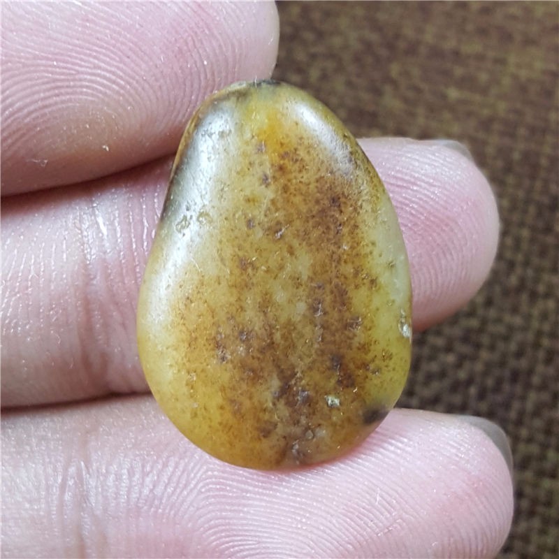 琪玉商城和田玉细腻黄沁籽料43克