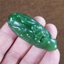 琪玉商城和田玉细腻油润菠菜绿碧玉仿古兽面挂件23.5克