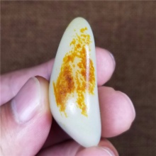 琪玉商城和田玉细腻油润双面天地枣红皮籽料31.8克，重器询价！