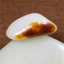 琪玉商城和田玉细腻油润双面天地枣红皮籽料31.8克，重器询价！