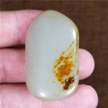 琪玉商城和田玉细腻完整枣红皮特色悟空腾云籽料23.8克，重器询价！