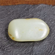 琪玉商城和田玉细腻完整枣红皮特色悟空腾云籽料23.8克，重器询价！