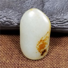 琪玉商城和田玉细腻完整枣红皮特色悟空腾云籽料23.8克，重器询价！