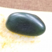 琪玉商城和田玉菠菜绿碧玉籽料23.8克，玉友已结缘0701！