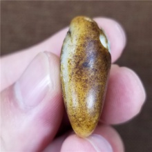 精品收藏细腻油润秋梨皮黄沁籽料苏州名家王清作品天龙地虎挂件18.8克