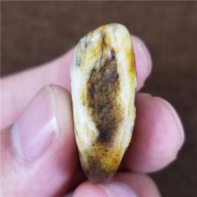 精品收藏细腻油润秋梨皮黄沁籽料苏州名家王清作品天龙地虎挂件18.8克