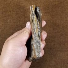 琪玉商城新疆早期地表纯天然戈壁玛瑙木化石小摆件354.3克