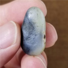 琪玉商城和田玉细腻油润黑白分明青花手链籽料8.5克，玉友已结缘0602！