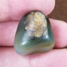 琪玉商城和田玉细腻油润白玉带翠特色手链籽料9.8克