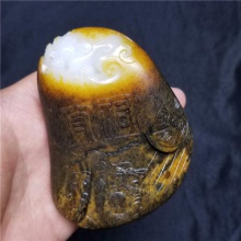 苏州仿古工艺实力派王清大师代表作金包银一级脂白仿古守护大把件507.6克，重器询价六位数，子冈杯获金奖作品，和田玉籽料圈网红作品，真正的收藏大家拥有的好宝贝！