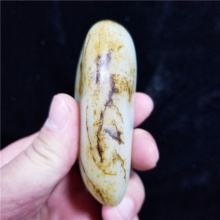 琪玉商城细腻完整聚秋梨皮白玉高端玩料201克，重器询价六位数！