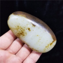 琪玉商城细腻完整聚秋梨皮白玉高端玩料201克，重器询价六位数！