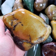 琪玉商城和田玉细腻油润撒金皮白玉籽料大摆件，重器询价五位数！