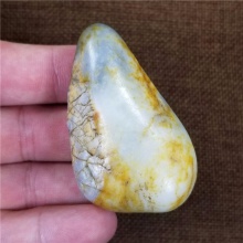 琪玉商城细腻油润白玉籽料56.8克