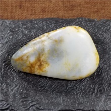 琪玉商城细腻油润白玉籽料56.8克