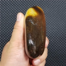 琪玉商城细腻油润玛丽艳撒金枣红皮老熟白玉大摆件籽料534.6克，重器询价六位数！
