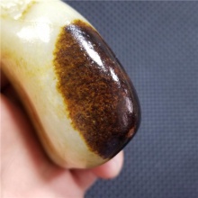 琪玉商城细腻油润聚枣红皮白玉籽料237.2克，重器询价六位数！