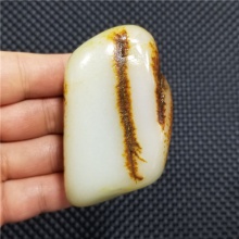 琪玉商城细腻油润双面天地聚枣红皮白玉籽料173克，重器询价六位数！
