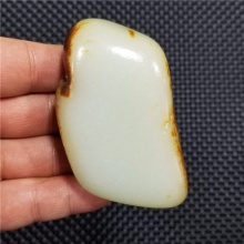 琪玉商城细腻油润双面天地聚枣红皮白玉籽料173克，重器询价六位数！