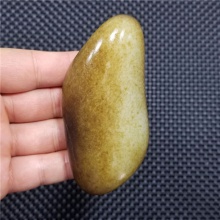 琪玉商城细腻油润完整老熟满秋梨皮白玉籽料173克，重器询价六位数！