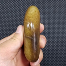 琪玉商城细腻油润完整老熟满秋梨皮白玉籽料173克，重器询价六位数！