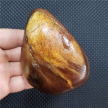 琪玉商城细腻油润完整饱满秋梨皮白玉籽料483.5克，重器询价六位数！