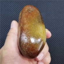 琪玉商城细腻油润完整饱满秋梨皮白玉籽料483.5克，重器询价六位数！