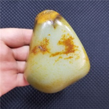 琪玉商城细腻油润老熟枣红皮白玉籽料615克，重器询价六位数！