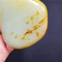 琪玉商城细腻油润老熟枣红皮白玉籽料615克，重器询价六位数！