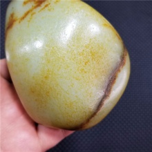 琪玉商城细腻油润老熟枣红皮白玉籽料615克，重器询价六位数！