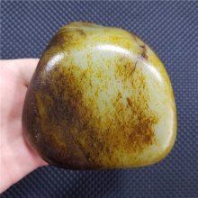 琪玉商城细腻油润完整饱满秋梨撒金皮白玉籽料1034.2克，重器询价六位数！