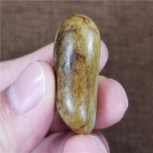 琪玉商城和田玉细腻油润秋梨皮白玉籽料18克
