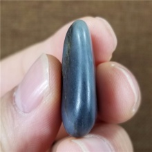 琪玉轩和田玉细腻油润黑白天分明青花手链籽料10.2克