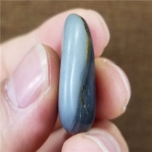 琪玉轩和田玉细腻油润黑白天分明青花手链籽料10.2克