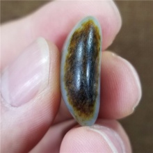 琪玉商城和田玉细腻完整聚黑秋梨皮青花手链籽料6.8克