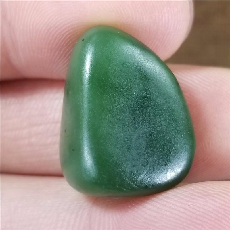 琪玉商城和田玉细腻油润完整好型稀少罕见正宗菠菜绿碧玉籽料7.8克_和田 
