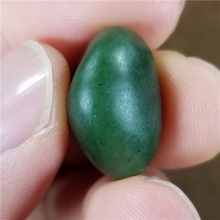 琪玉商城和田玉细腻油润完整好型稀少罕见正宗菠菜绿碧玉籽料6.6克，玉友已结缘0506！