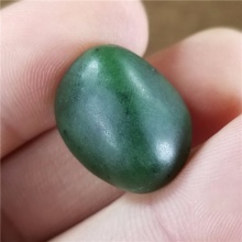琪玉商城和田玉细腻油润完整好型稀少罕见正宗菠菜绿碧玉籽料6.6克，玉友已结缘0506！